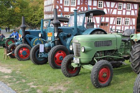 300 Oldtimer im Freilichtmuseum Hessenpark