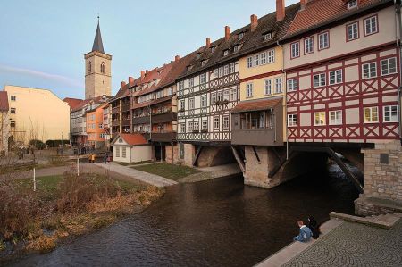 Erkundung der ikonischen Flussübergänge der Stadt Erfurt