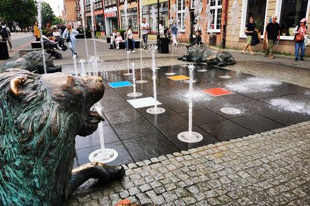 Gdansk - Walk from the Lion Fountain to Long Lane