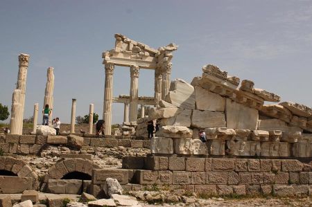 Pergamon und Nachbau des Pergamon-Altar