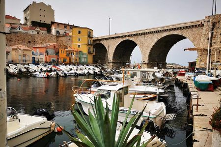 Hike to the idyllic harbour of Vallon des Auffes