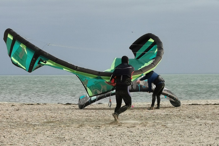 Rewa - Big jumps in a storm on the bay