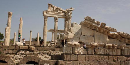 Pergamon und Nachbau des Pergamon-Altar