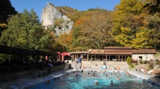 Hiking and bathing at the thermal baths of Pozar