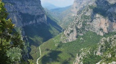 Vikos Gorge - Hikes through the Pindos Mountains